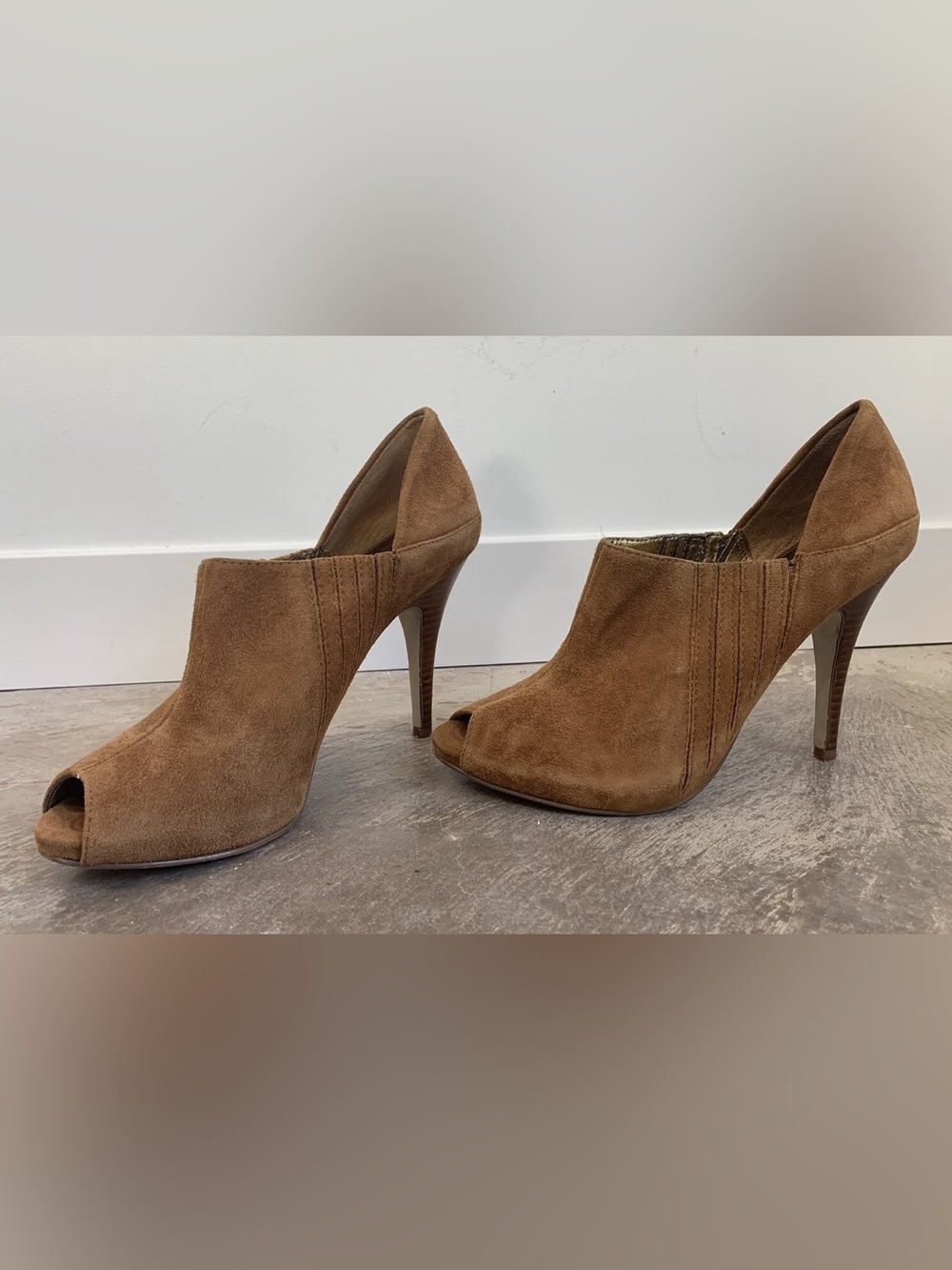 Guess Suede Peep Toe Bootie Heels 8.5
